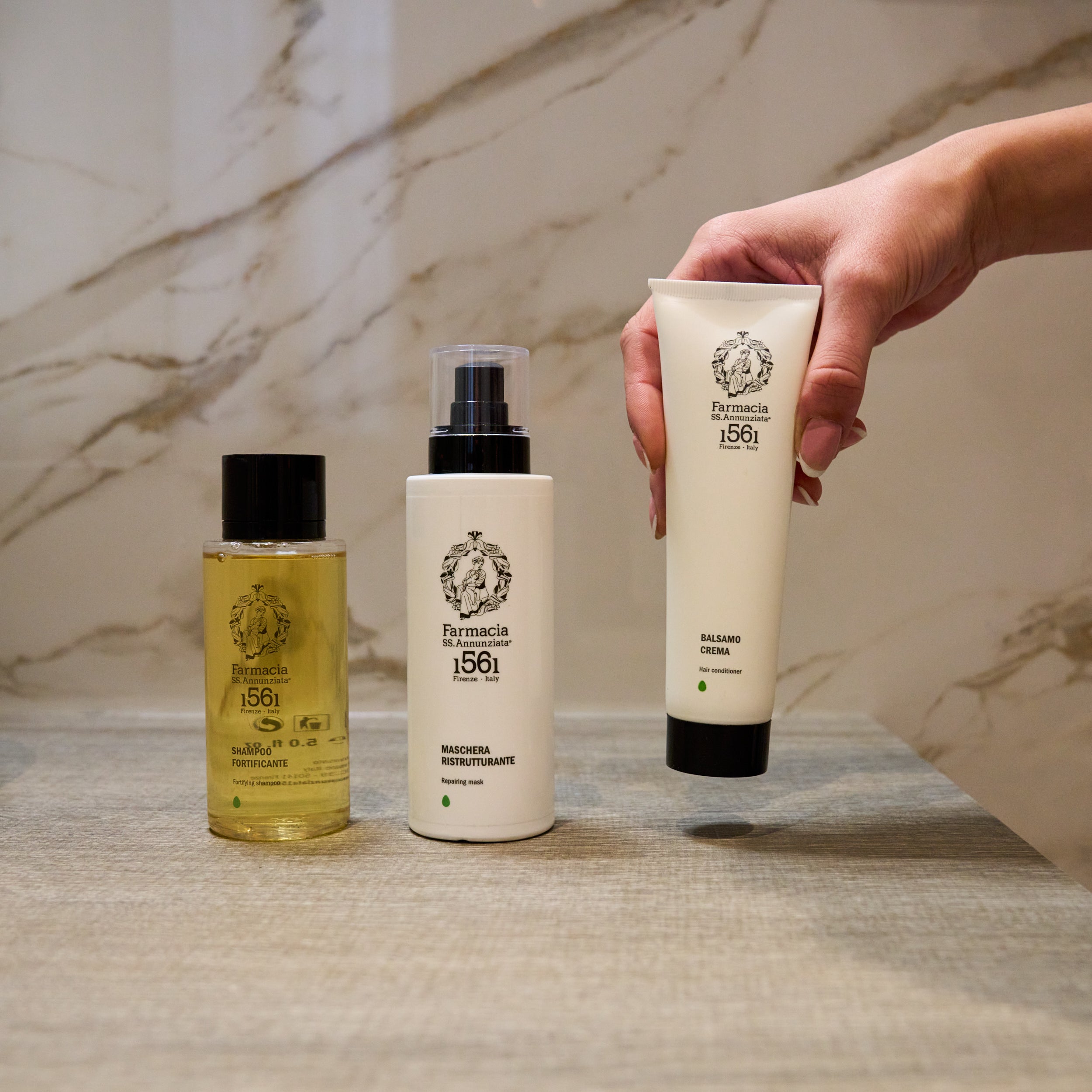 Haircare routine: trattamenti anticaduta e cura dei capelli durante l’estate