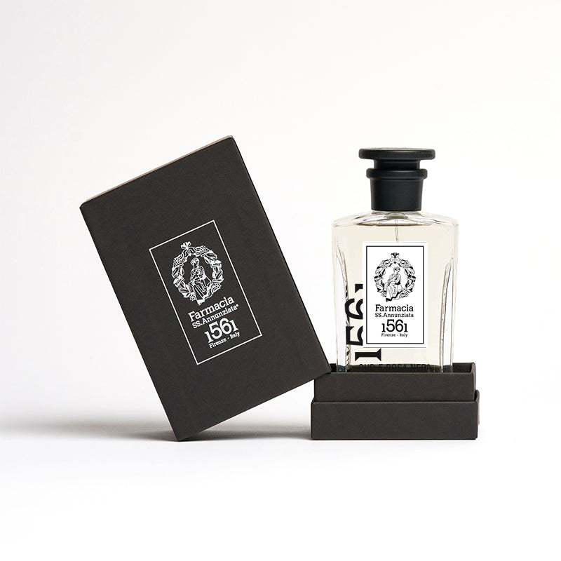 profumo o fragranza oud e rosa nera